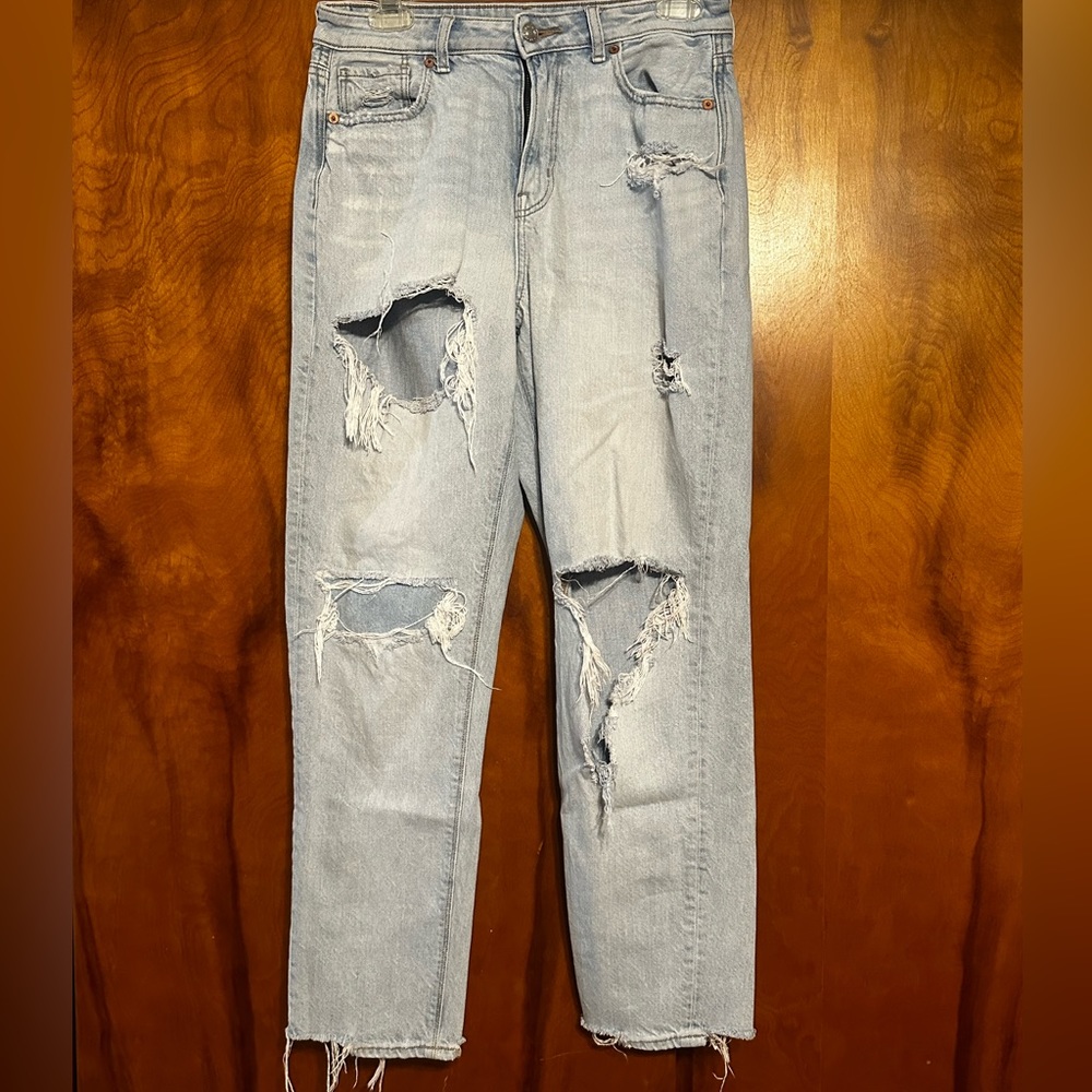 American Eagle distressed Mom Jeans